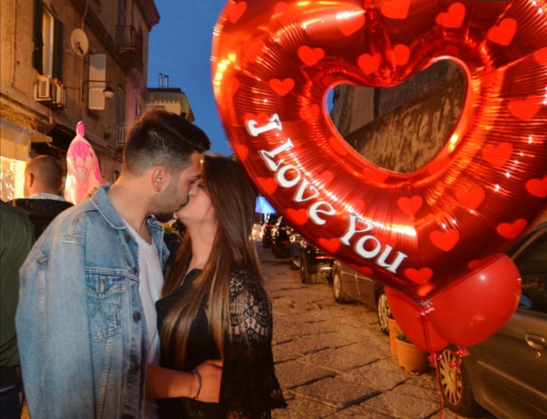 "Il nostro SI' nonostante l'emergenza", gina e vincenzo promessi sposi, storia gina e vincenzo sposi coronavirus, emergenza coronavirus, emergenza covi-19, pandemia coronavirus, sposi pandemia coronavirus, sposi campania, sposincamania, matrimoni campania, matrimonio campania, pandemia coronavirus covid-19