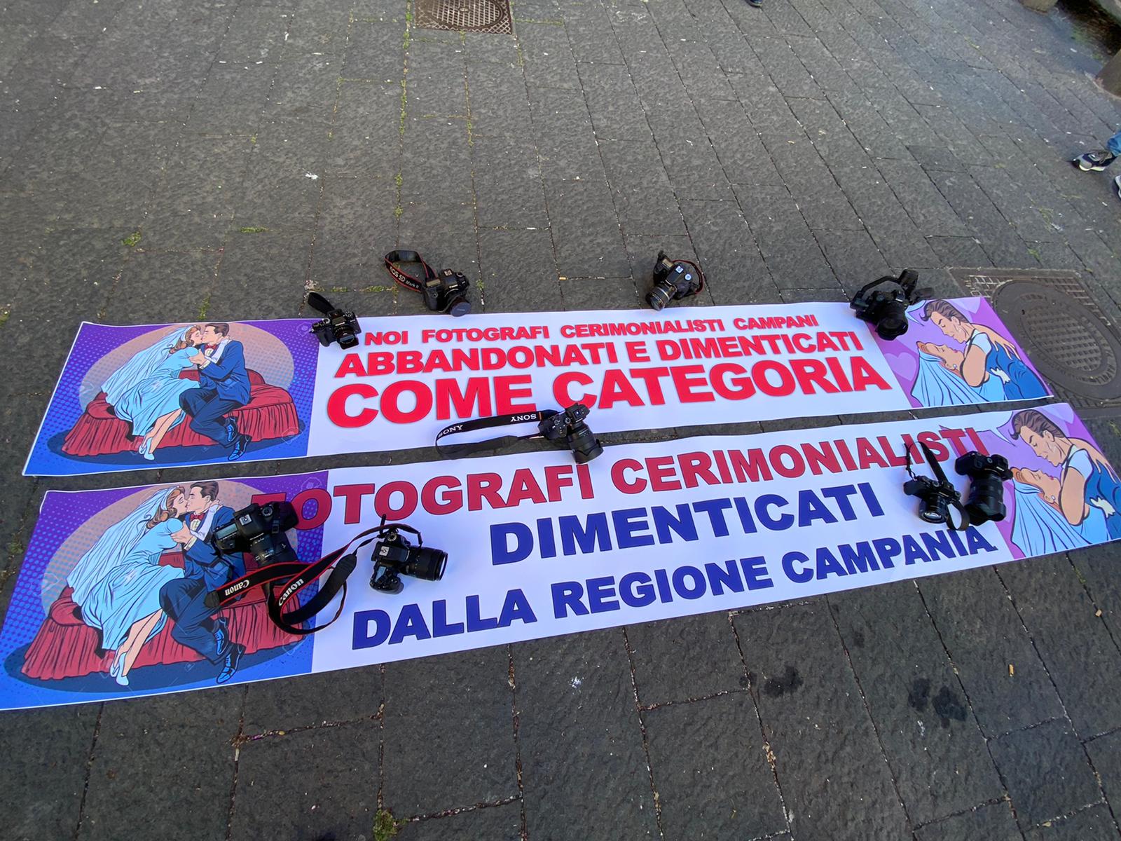La protesta dei fotografi cerimonialisti campani, fotografi campania, regione campania, emergenza coronavirus, napoli, fotografi napoli, fotografi napoli