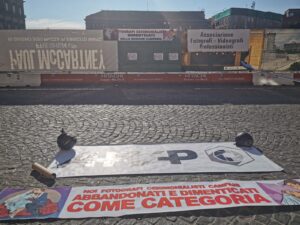 La manifestazione del comparto Wedding a Piazza del Plebiscito, wedding, wedding campania, sposi campania, sposincampania, protesta wedding campania, manifestazione wedding campania, piazza plebiscito napoli, matrimoni campania, ordinanza regione campania, ricevimenti campania, eventi campania