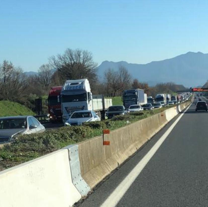 Ristoratori campani in marcia su Roma: autostrada A1 in tilt