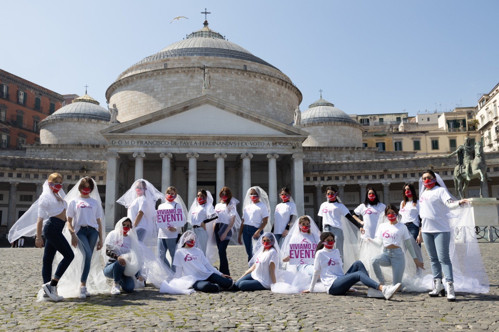 Il mondo del wedding scende in piazza: cortei a Napoli e Caserta