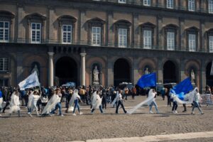 Il mondo del wedding scende in piazza: cortei a Napoli e Caserta, insieme per il wedding, manifestazione wedding napoli, manifestazione wedding caserta, il calendario delle spose, sposincampania, sposi campania, wedding campania, matrimoni campania, eventi campania, protesta wedding campania