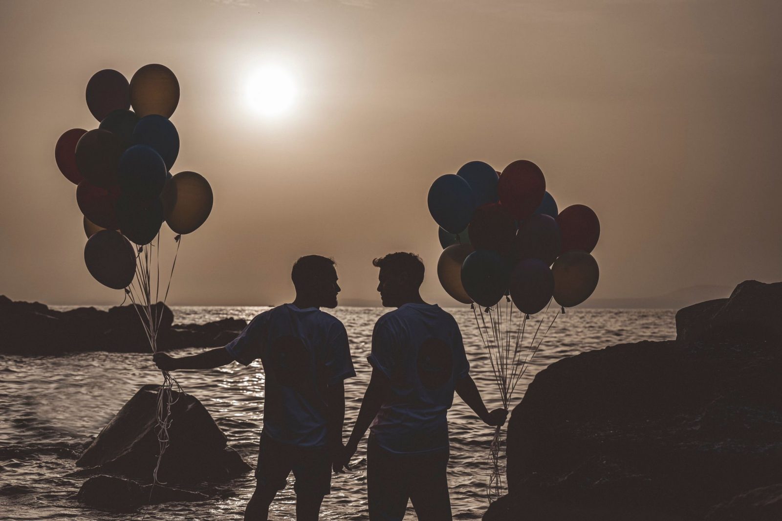 Matrimonio gay: l'amore più forte dei pregiudizi, Matrimonio gay: l'amore più forte dei pregiudizi. La storia di Luca e Giovanni, matrimonio gay, matrimonio omosessuale, matrimonio gay campania, sposi campania, wedding campania, associazioni gay, giuseppe annunziata fotografo, pre wedding giuseppe annunziata, ddl zan, ddl zan matrimonio gay, diritti gay