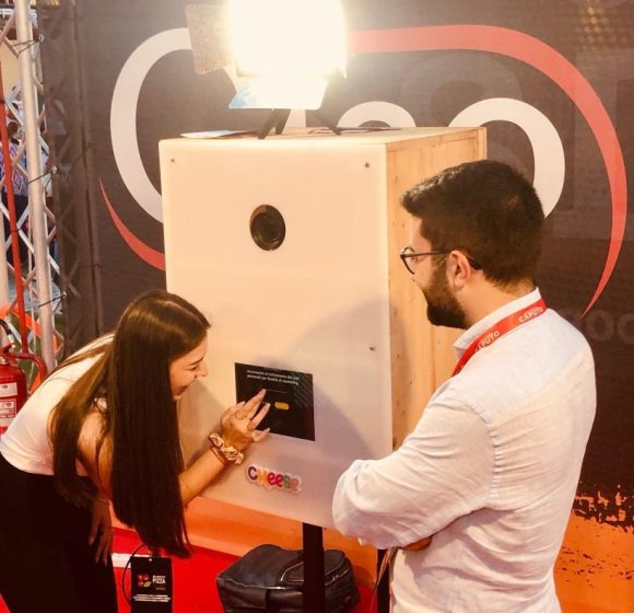 CHEESE PHOTOBOOTH 10