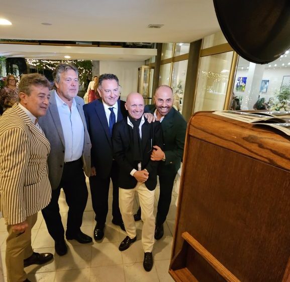 CHEESE PHOTOBOOTH 21