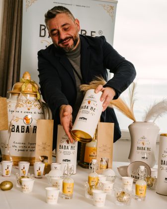 Babà Re: l'icona italiana di gusto di un babà da bere, Babà Re, Babà Re liquore, Terre Pompeiane, Babà Re wedding, Babà Re eventi, Babà Re bomboniere enogastronomiche, Vincenzo Avitabile