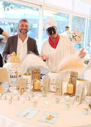 Babà Re: l'icona italiana di gusto di un babà da bere, Babà Re, Babà Re liquore, Terre Pompeiane, Babà Re wedding, Babà Re eventi, Babà Re bomboniere enogastronomiche, Vincenzo Avitabile