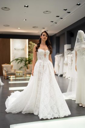 Maison Signore presenta in anteprima le Collezioni Sposa 2027, Maison Signore, Maison Signore luxury bridal, Maison Signore bridal, Maison Signore spose, Maison Signore abiti da sposa, Maison Signore made in Italy, Maison Signore dress wedding, Maison Signore wedding, bridal fashion, Maison Signore 2027, Maison Signore Spose 2027, Maison Signore Collezione 2027, abiti da sposa 2027